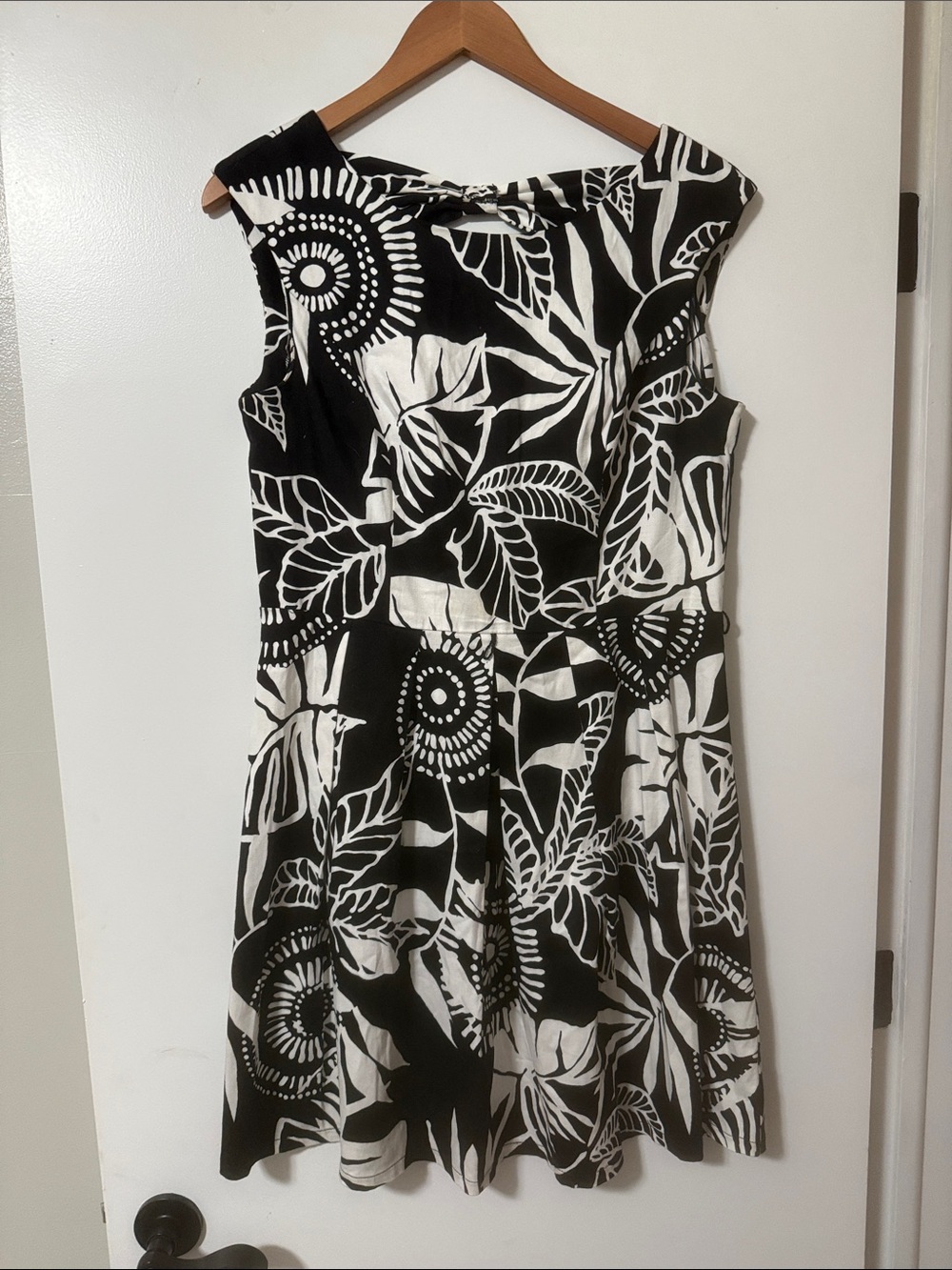 Perceptions Black and White Floral Midi Dress